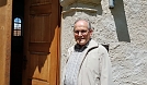 Horst Buchholz besucht vor der Präsentation St. Nicolai in Niedergebra (Foto: R. Englert)