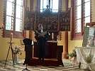 Pfarrer Ahlhelm eröffnet den Festgottesdienst (Foto: Simone Henkel )