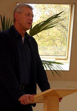 Landessynodaler Dr. Christoph Maletz berichtet unter anderem von seinem Besuch bei der UCC in den USA (Foto: R. Englert)