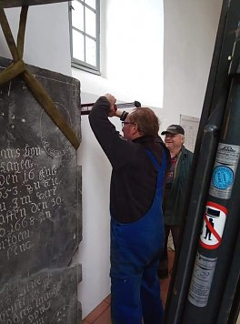 Grabplatte in Niedergebra  (Foto: M. Zehner)