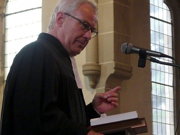 Dr. Bodo Seidel predigt über die Jona-Geschichte (Foto: R. Englert)
