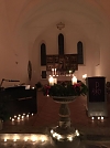 „Wir sagen euch an den lieben Advent...“ dazu zündeten unsere Konfirmandinnen die Kerzen am Adventskranz und sprachen ein Gebet  (Foto: Oskar Prophet )