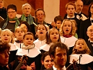 Der Chor der Evangelischen Grundschule (Foto: R. Englert)