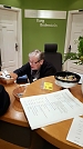 Erika Herzel organisiert den Empfang (Foto: R. Englert)