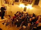 Superintendent Andreas Schwarze begrüßt uns zur Andacht (Foto: R. Englert)