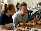 Auch beim Essen keine Stille (Foto: R. Englert)