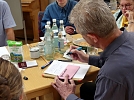 Wir reden und halten die Ergebnisse für alle fest (Foto: R. Englert)