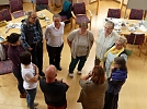 Gespräche innerhalb der Pfarrbereiche (Foto: R. Englert)
