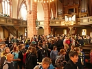 Sortieren nach T-Shirtfarben (Foto: R. Englert)