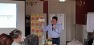 Im Hintergrund die Aufgaben des GKR zuvor referiert von Superintendent Andreas Schwarze  (Foto: Regina Englert)