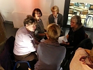 Hinterher vorstellen der Friedensorte in Kleingruppen (Foto: R. Englert)