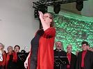 Viola Kremzow dirigiert den ganzen Saal (Foto: R. Englert)