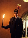 Laurenz Lindner empfängt die Gäste des Konzerts (Foto: R. Englert)