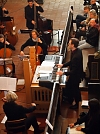 Ein Kantor, dem man die Freude an der Musik ansieht (Foto: R. Englert)