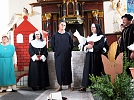 Das Kirchengesetz wird verbrannt (Foto: R. Englert)