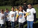 Sehen wir nicht klasse aus in unseren selbstgestalteten T-Shirts? (Foto: R. Englert)