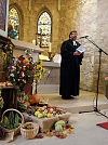 Die Kirche ist liebevoll für den Erntedank geschmückt (Foto: R. Englert)