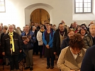 An der Eingangstür konnte man nur noch stehen (Foto: R. Englert)