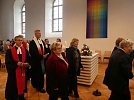 Und auch die Pfarrer der Gemeinden ringsum ziehen fröhlich mit aus (Foto: R. Englert)
