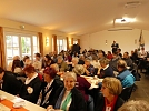 Derweil gute Gespräche (Foto: R. Englert)