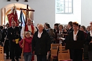 Erst das Vortragekreuz, dann der Ortspfarrer, dann die Vereine, anschließend der Gemeindekirchenrat, dahinter die Pfarrer der Umgebung und als letzter Superintendent Schwarze (damit der höchste in der Reihenfolge) (Foto: B. Eckstein)