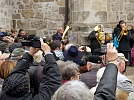 Bereits beim musikalischen Willkommen durch unsere Bläser reckten alle die Handys und Kameras (Foto: R. Englert)
