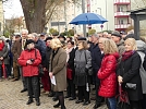 Nun hat Nordhausen eine neues Lutherdenkmal - dieses Mal auf Augenhöhe mit den Menschen von heute (Foto: R. Englert)