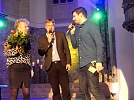 Ein besonderer Dank ging an die Baureferentin Brunhilde Stolze, die nun eine eigene Bank in der Jugendkirche hat - die "Brunhilde Stolze Bank" (Foto: R. Englert)