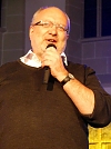 Der ehemalige Superintendent Michael Bornschein berichtet von den Anfängen und seiner Freude über die Fertigstellung (Foto: R. Englert)