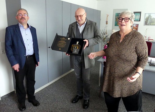 Andreas Schwarze, Dieter Liebig und Tilly Pape - sichtlich gelöst zum Jubiläum (Foto: R. Englert)