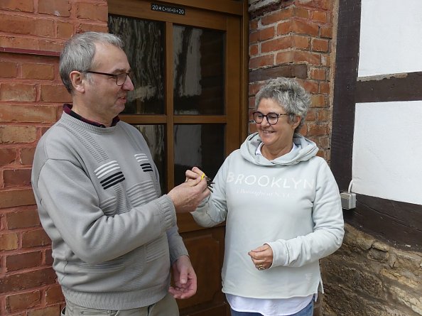 Der Schlüssel zum frisch renovierten Pfarrhaus (Foto: R. Englert)