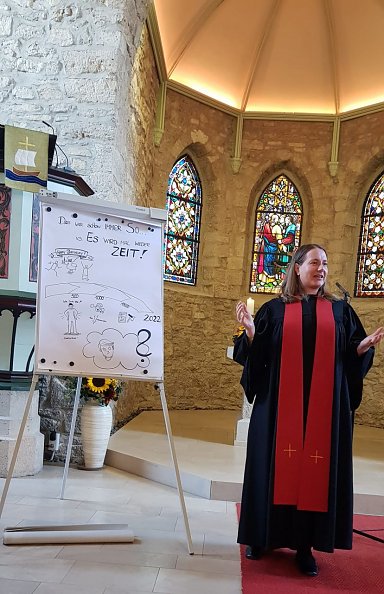 Pfarrerin Annegret Steinke predigte sehr anschaulich (Foto: R. Englert)