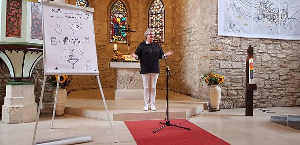 Gerda Leidel - GKR-Vorsitzende Sollstedt - lädt ein (Foto: R. Englert)