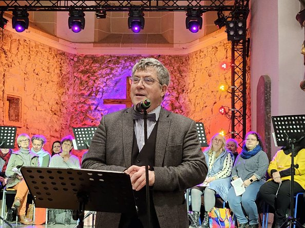 Landesbischof Friedrich Kramer beim Friedensgebet in der Herzschlag Jugendkirche Nordhausen (Foto: R. Englert)