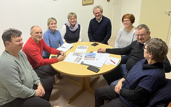  v.l.n.r.  Thorsten Hering, Dirk Wagner, Diana Kupfer, Lisa Hering, Pfr. Klemens Müller, Ivonne Jupè, Andreas Baer, Silke Baer     (Foto:  Leon Kupfer)