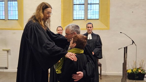 Ehepaar Schwarze mit Regionalbischöfin Dr. Friederike Spengler  (Foto: Regina Englert)
