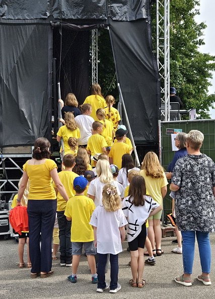 Schülerinnen und Schüler der Ev. Grundschule Nordhausen (Foto: Regina Englert)